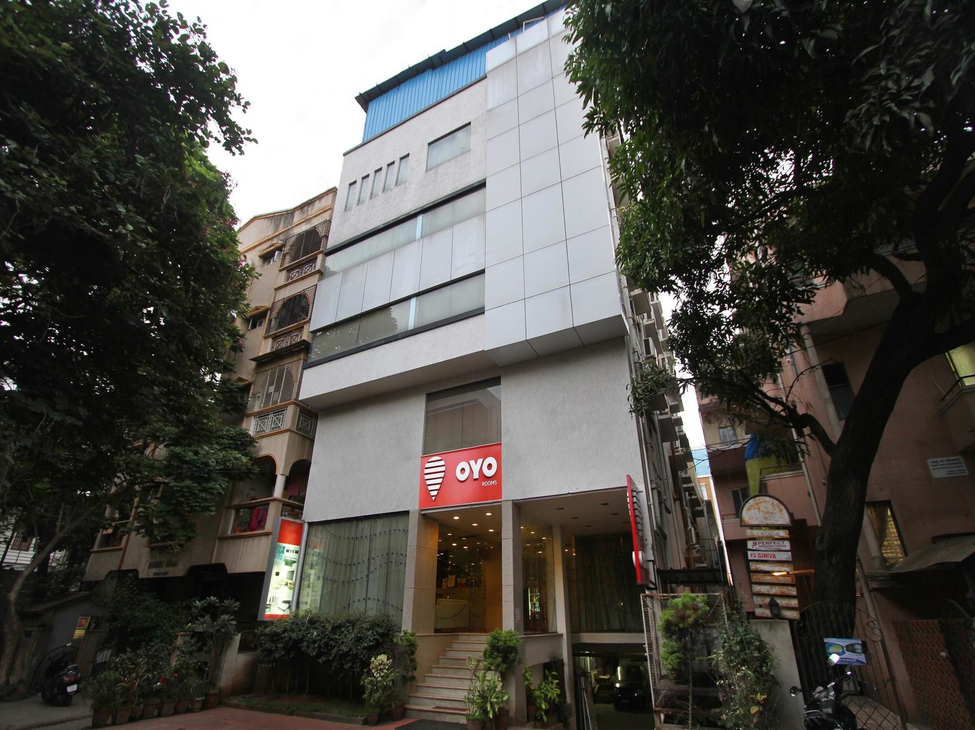 Oyo 435 Hotel Amshi International Bangalore Bagian luar foto