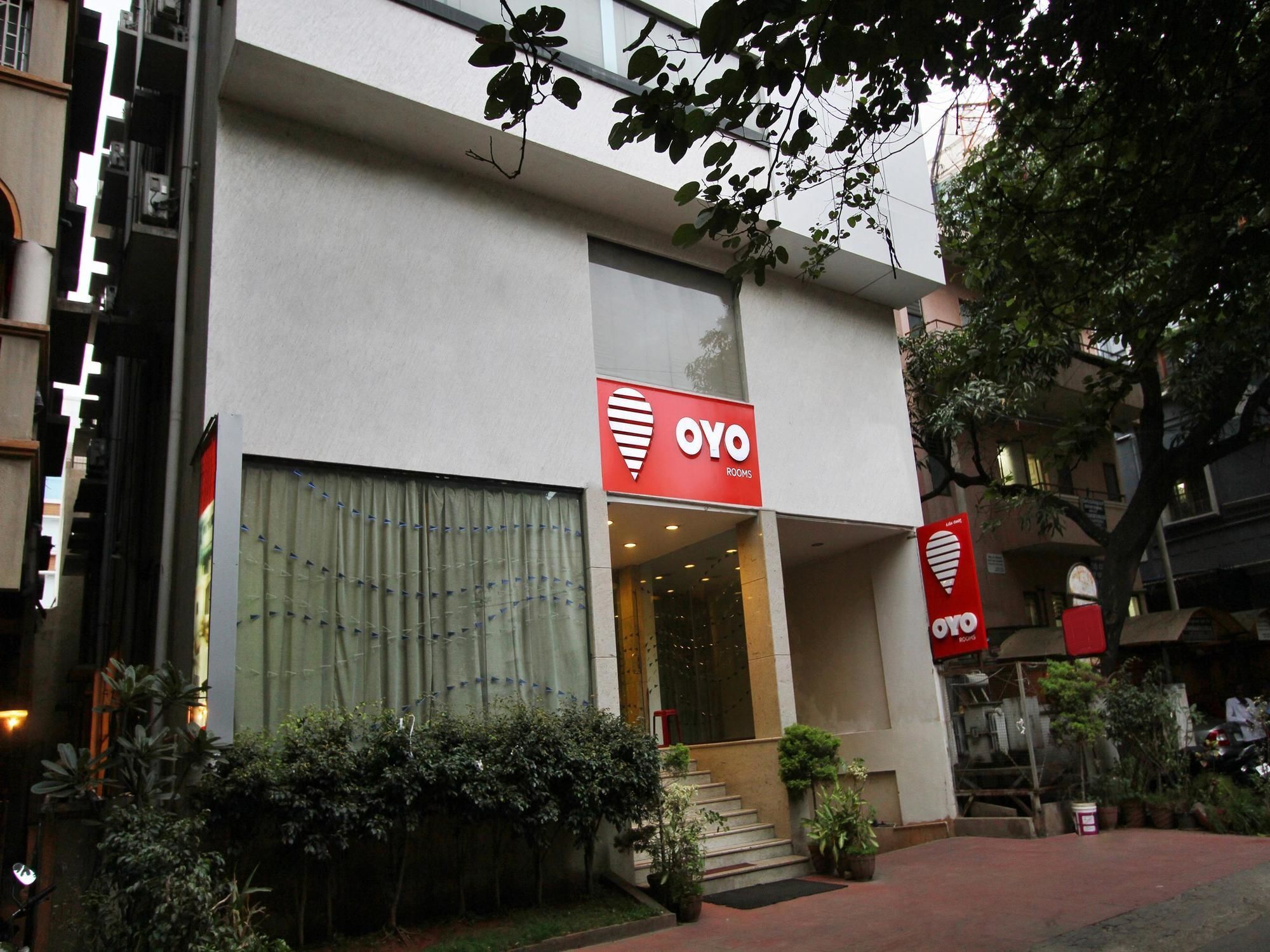 Oyo 435 Hotel Amshi International Bangalore Bagian luar foto