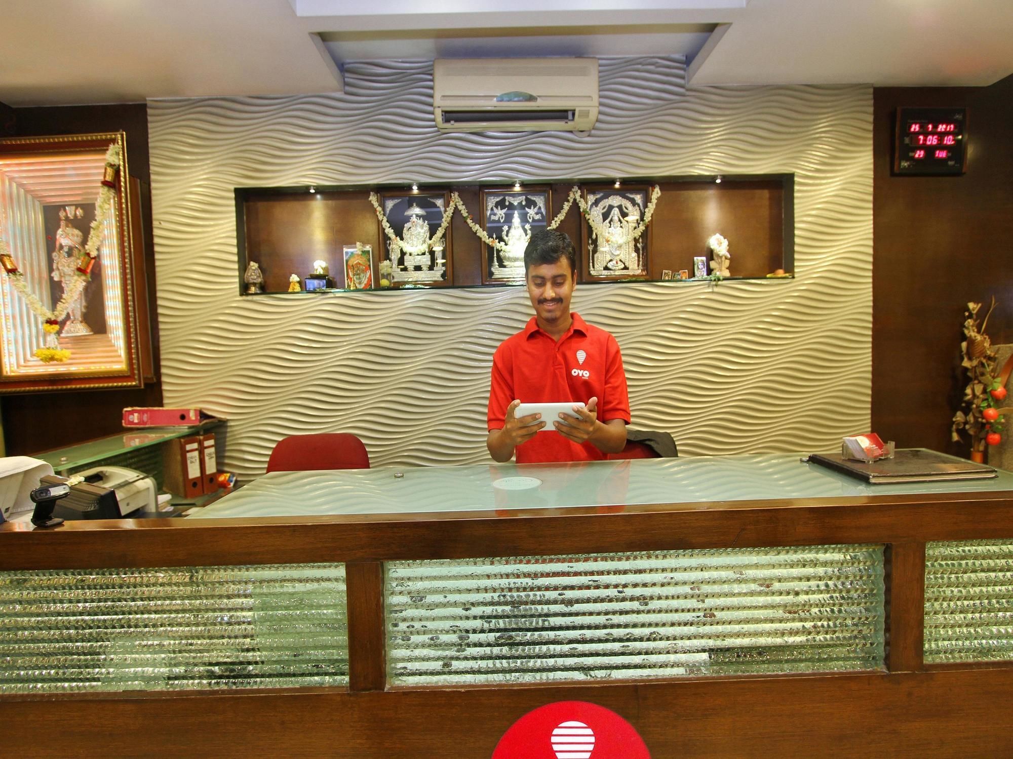 Oyo 435 Hotel Amshi International Bangalore Bagian luar foto