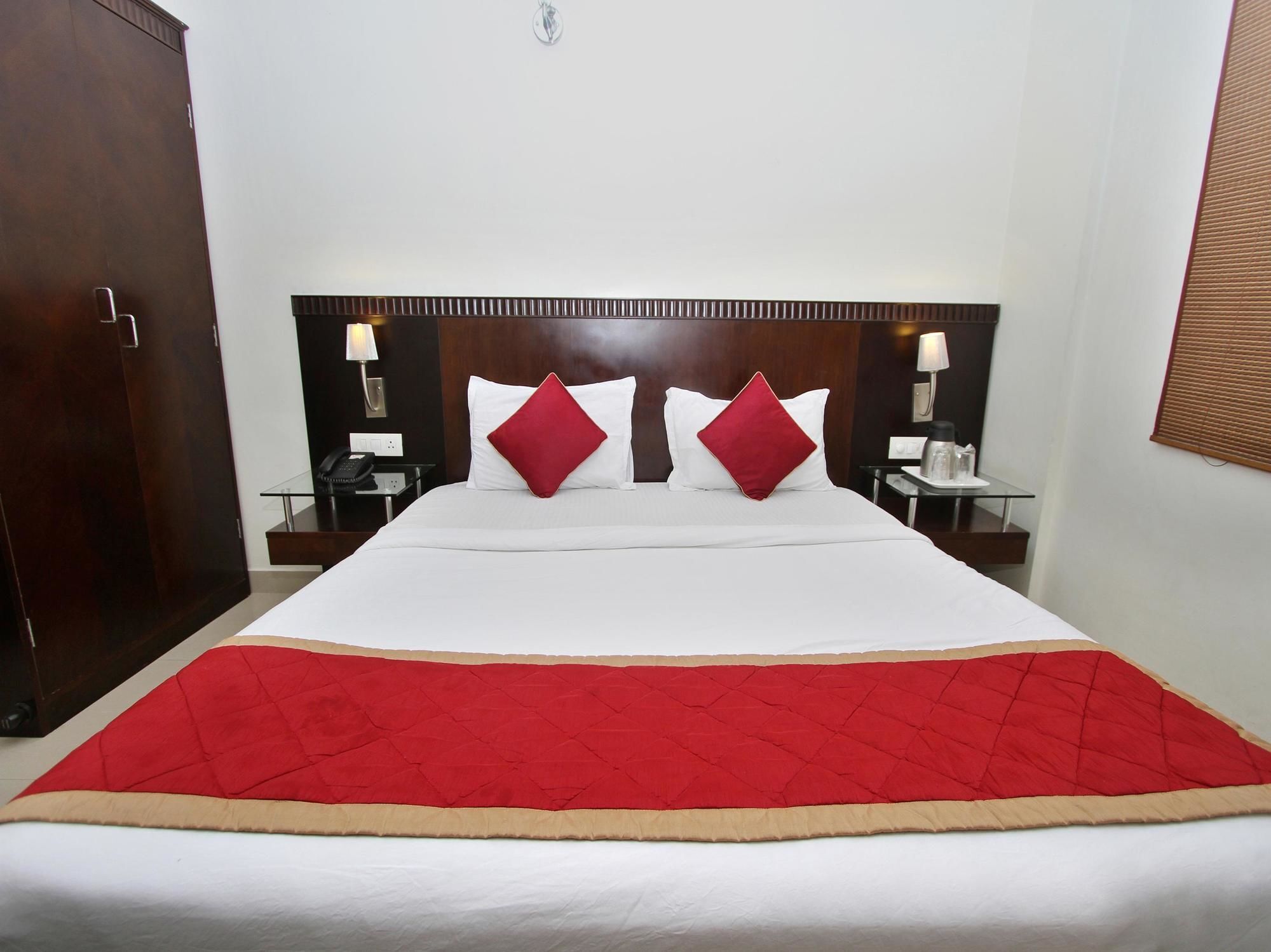 Oyo 435 Hotel Amshi International Bangalore Bagian luar foto